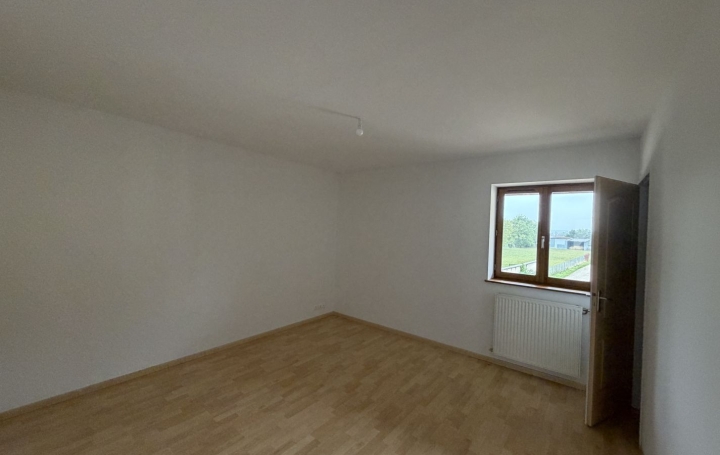Maison de village SAINT-JEAN-LE-VIEUX (01640)  67 m2 850 € 