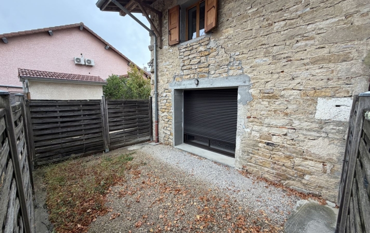 Maison de village SAINT-JEAN-LE-VIEUX (01640)  67 m2 850 € 