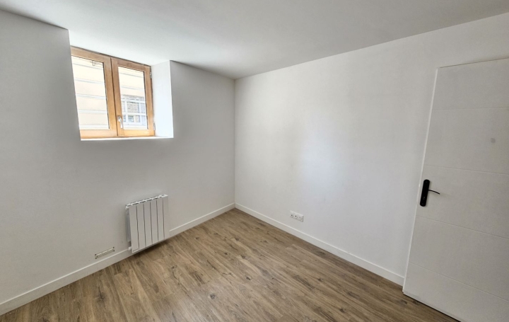 4 Pièces FLEURIE (69820)  81 m2 840 € 