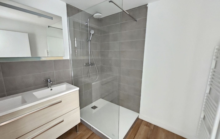 4 Pièces FLEURIE (69820)  81 m2 840 € 