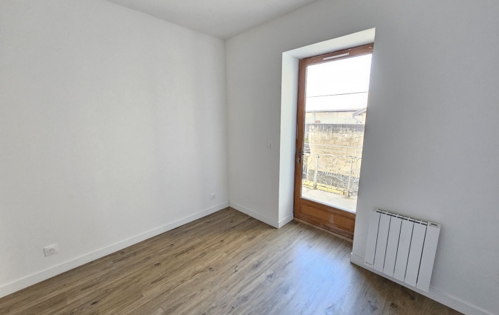 4 Pièces FLEURIE (69820)  81 m2 840 € 