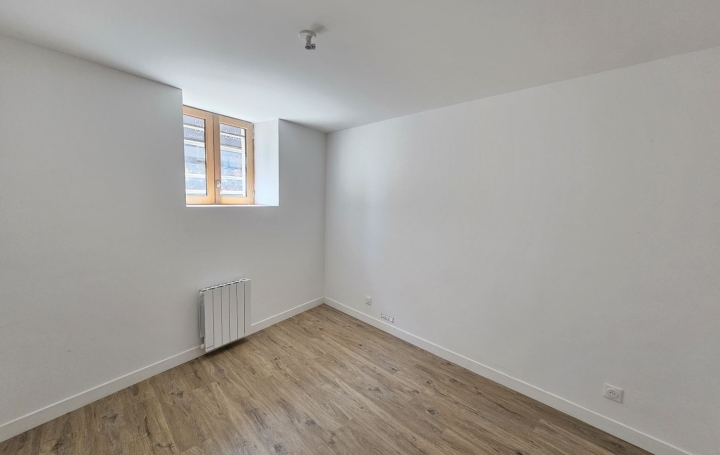 4 Pièces FLEURIE (69820)  81 m2 840 € 
