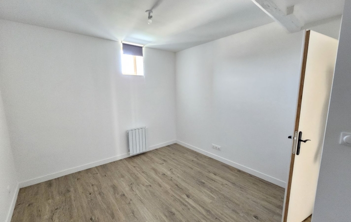 5 Pièces FLEURIE (69820)  124 m2 970 € 
