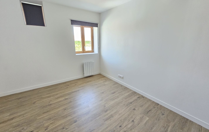 5 Pièces FLEURIE (69820)  124 m2 970 € 