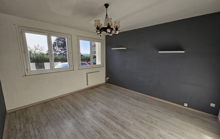 3 Pièces CHALAMONT (01320)  60 m2 750 € 