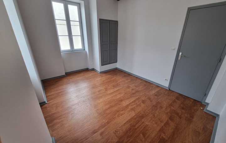 3 Pièces PONT-DE-VAUX (01190)  63 m2 575 € 