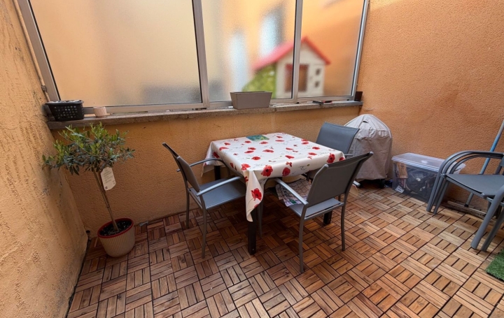 Maison de village VONNAS (01540)  53 m2 790 € 