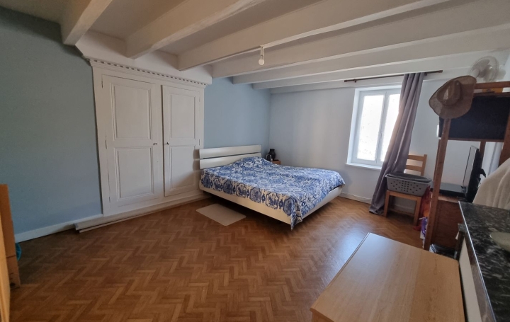 Maison MEZERIAT (01660)  119 m2 700 € 