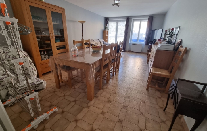Maison MEZERIAT (01660)  119 m2 700 € 