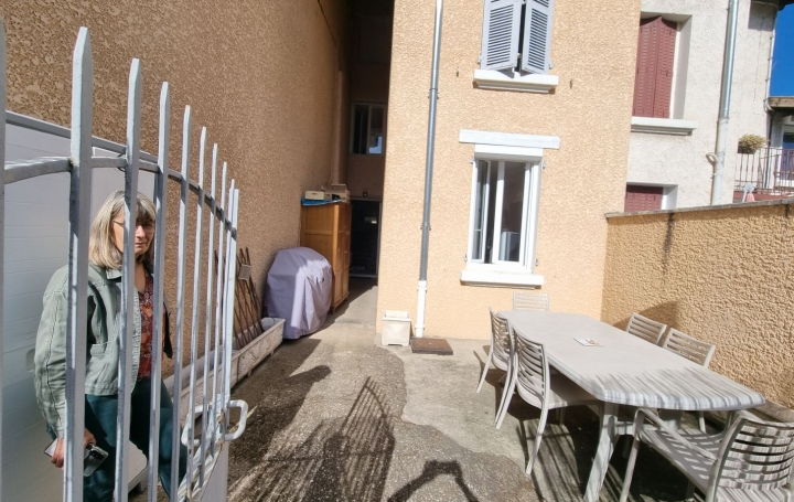 Maison MEZERIAT (01660)  119 m2 700 € 
