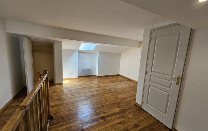 Maison PONT-DE-VAUX (01190)  55 m2 700 € 