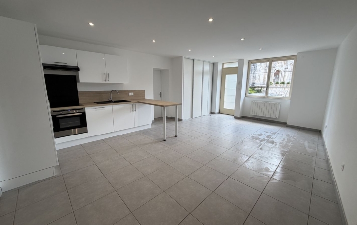 Appartement SAINT-PAUL-DE-VARAX (01240) 65 m<sup>2</sup> 950 € 