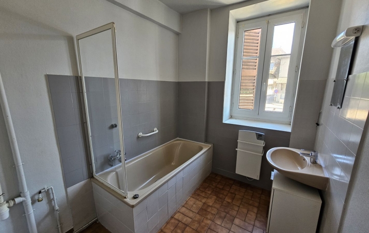 4 Pièces ROMENAY (71470)  67 m2 455 € 