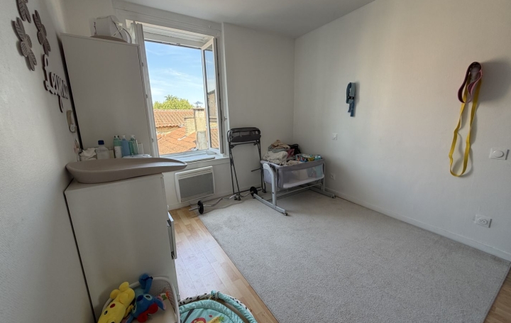 3 Pièces SAINT-TRIVIER-SUR-MOIGNANS (01990)  73 m2 650 € 