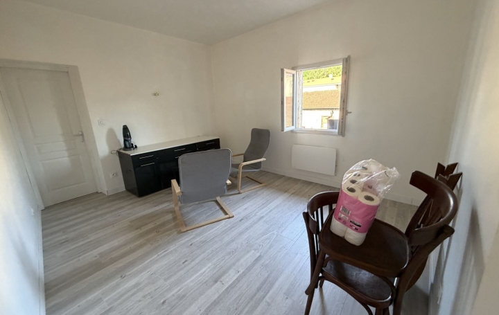 2 Pièces CHALAMONT (01320)  42 m2 550 € 