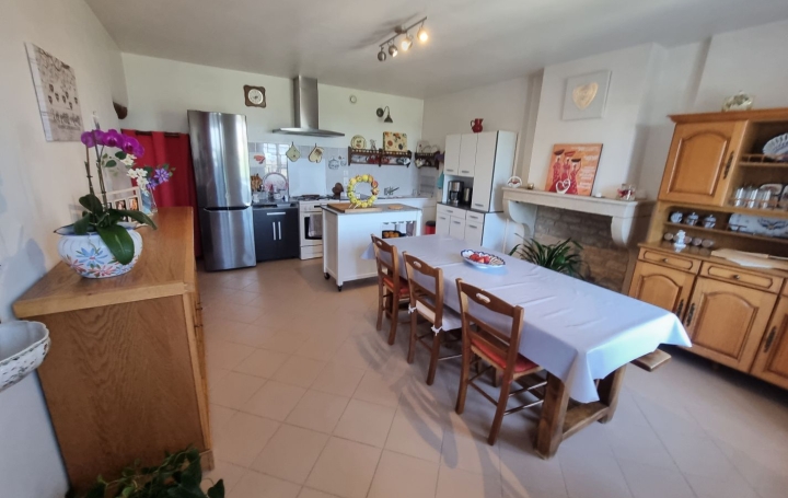 Maison de village VIRE (71260)  88 m2 750 € 