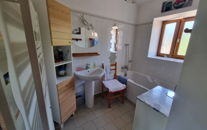 Maison de village VIRE (71260)  88 m2 750 € 