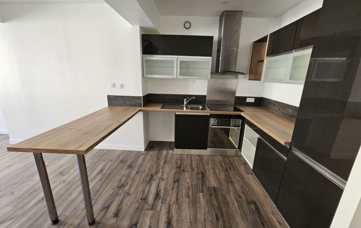 2 Pièces PONT-DE-VAUX (01190)  63 m2 680 € 