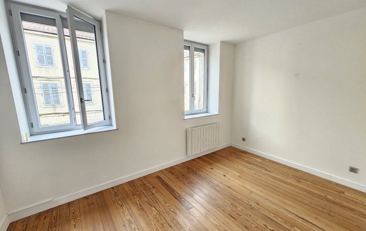 3 Pièces PONT-DE-VAUX (01190)  70 m2 650 € 