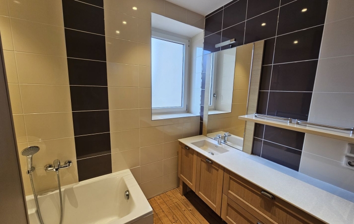 3 Pièces PONT-DE-VAUX (01190)  70 m2 650 € 