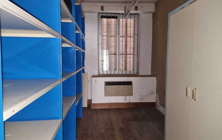 Local commercial PONT-DE-VAUX (01190)  78 m2 550 € 