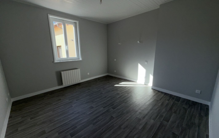 Maison CHALAMONT (01320)  106 m2 1 150 € 