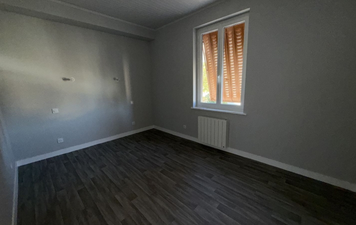 Maison CHALAMONT (01320)  106 m2 1 150 € 