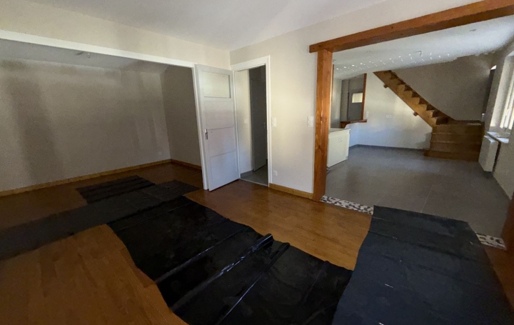 Maison CHALAMONT (01320)  106 m2 1 150 € 