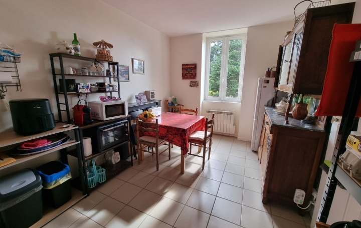 2 Pièces PONT-DE-VAUX (01190)  61 m2 520 € 