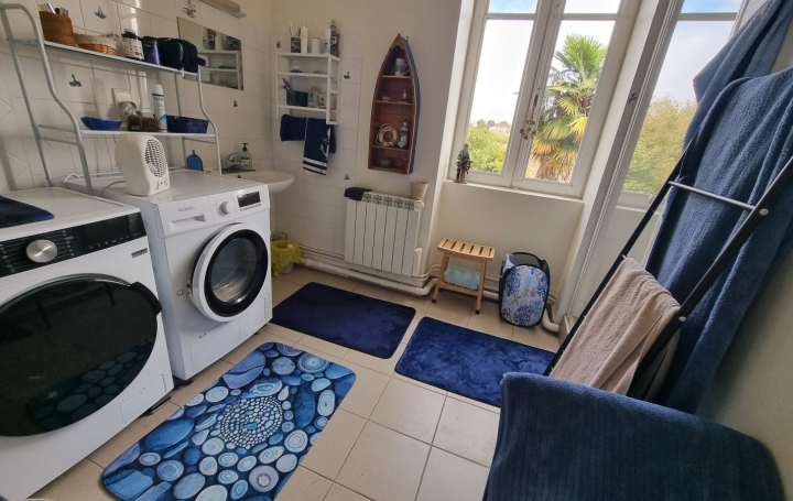 2 Pièces PONT-DE-VAUX (01190)  61 m2 520 € 