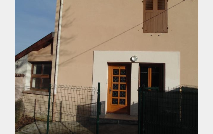 Réseau Immo-diffusion : Maison de village  SAINT-JEAN-DE-NIOST  95 m2 680 € 