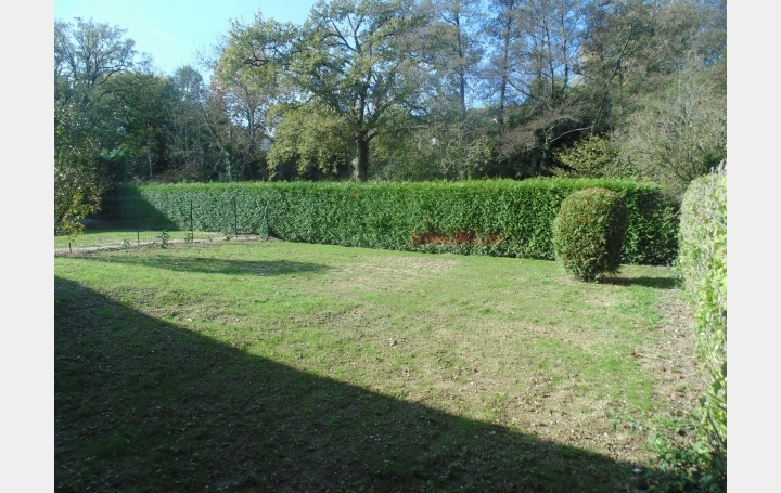Maison / Villa SAINT-PAUL-DE-VARAX (01240) 92 m<sup>2</sup> 1 200 € 
