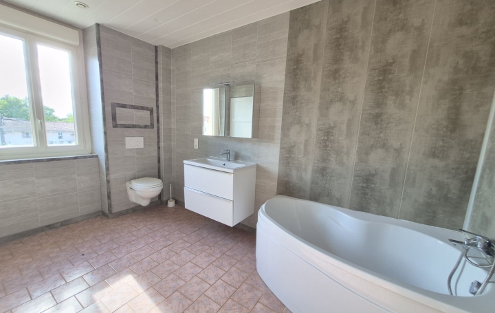 Maison de ville SAINT-PAUL-DE-VARAX (01240)  160 m2 270 000 € 