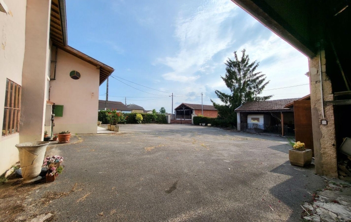 Propriété CHALAMONT (01320)  118 m2 390 000 € 