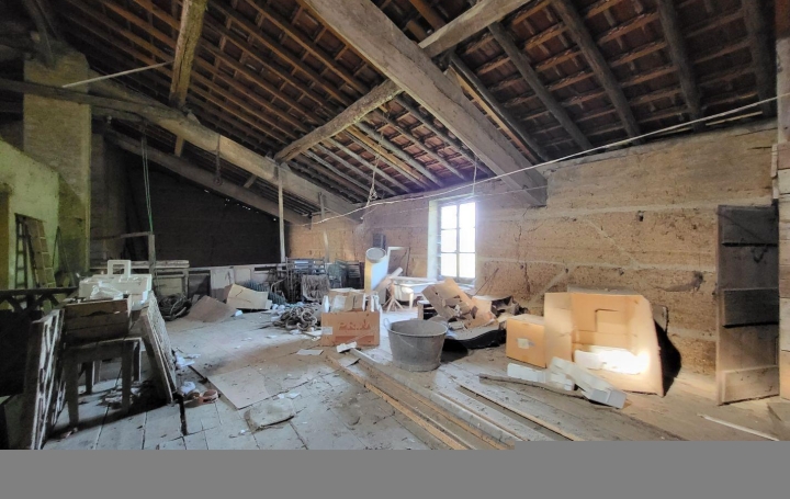 Propriété CHALAMONT (01320)  118 m2 390 000 € 