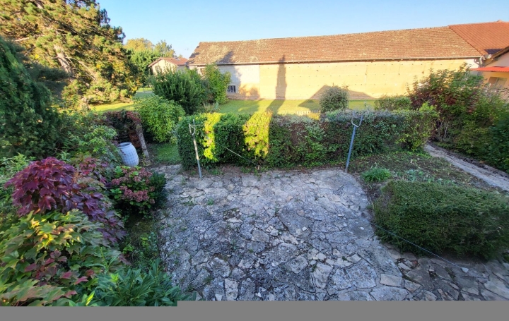 Maison NEUVILLE-LES-DAMES (01400)  144 m2 200 000 € 