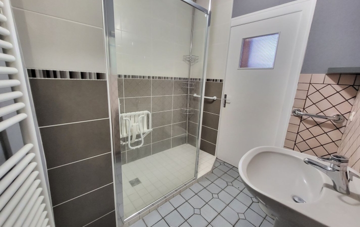 Maison NEUVILLE-LES-DAMES (01400)  144 m2 200 000 € 