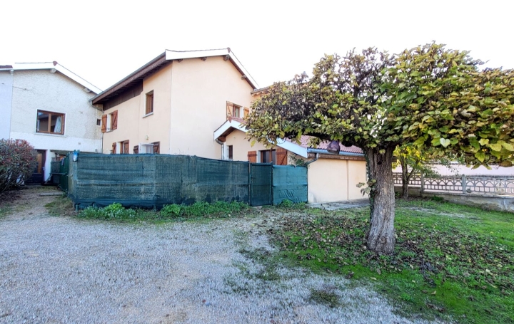 Immeuble SAINT-JEAN-DE-NIOST (01800)  290 m2 525 000 € 