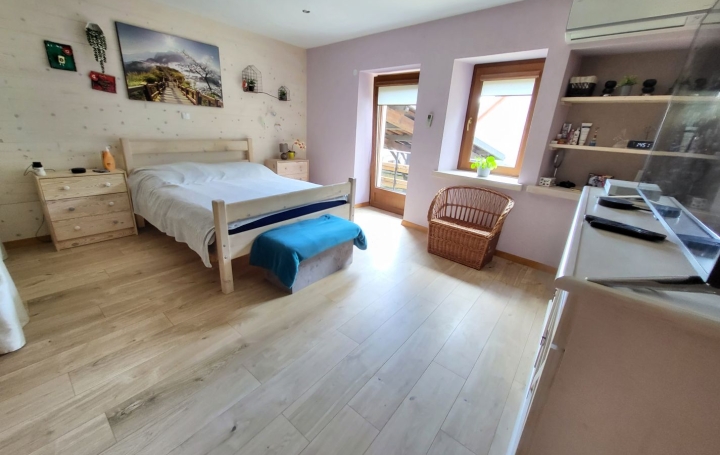 Maison LAGNIEU (01150)  333 m2 356 000 € 