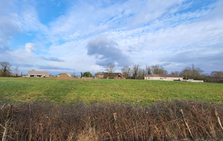 Terrain PONT-DE-VAUX (01190)   37 000 € 