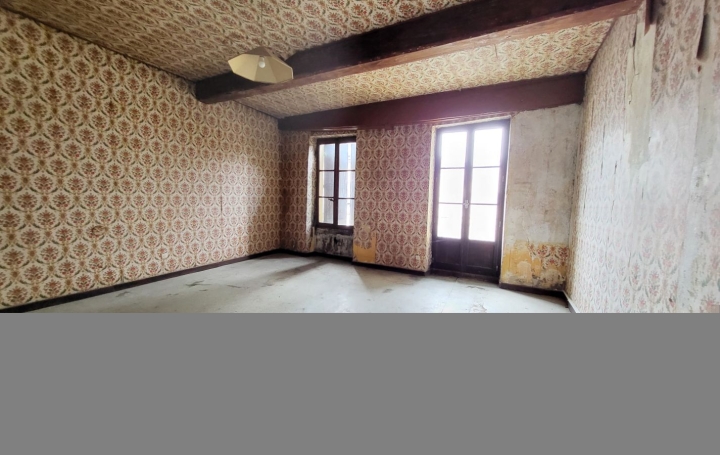 Immeuble NEUVILLE-LES-DAMES (01400)  217 m2 155 000 € 