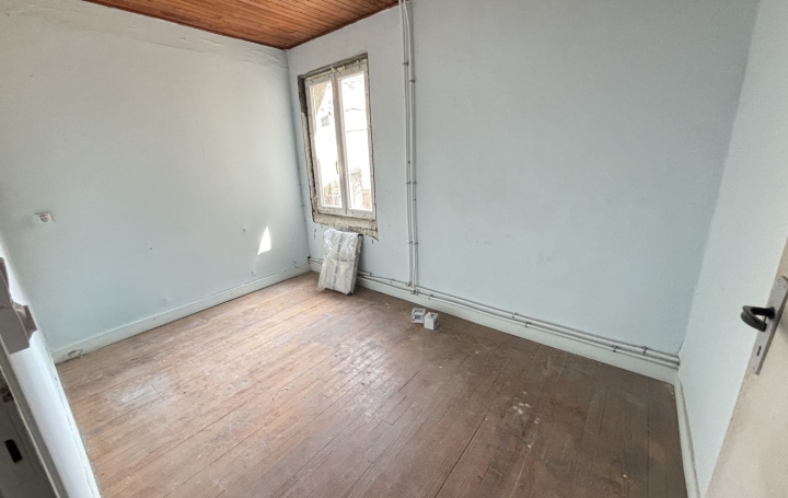 Maison CHALAMONT (01320)  107 m2 110 000 € 