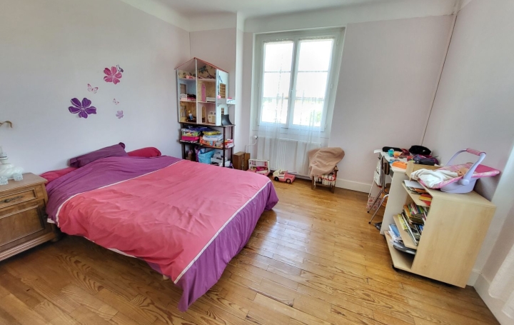 Maison CHALAMONT (01320)  176 m2 375 000 € 