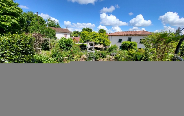 Maison CHALAMONT (01320)  176 m2 375 000 € 