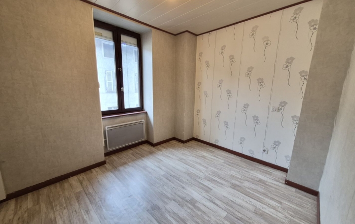 Maison de village CHALAMONT (01320)  81 m2 95 000 € 