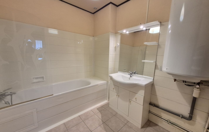 Maison de village CHALAMONT (01320)  81 m2 95 000 € 