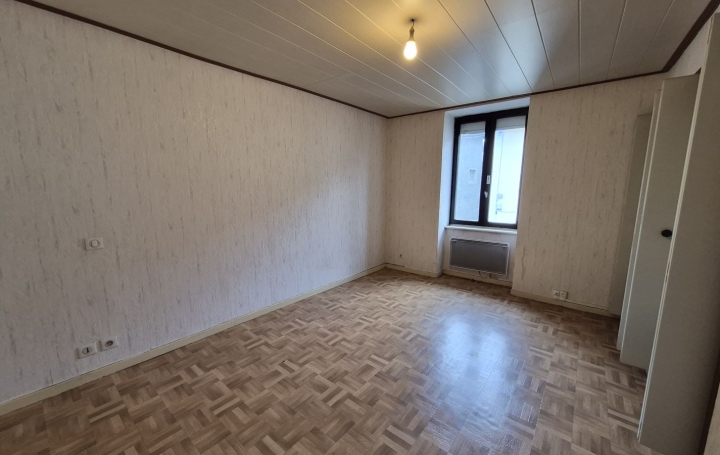 Maison de village CHALAMONT (01320)  81 m2 95 000 € 