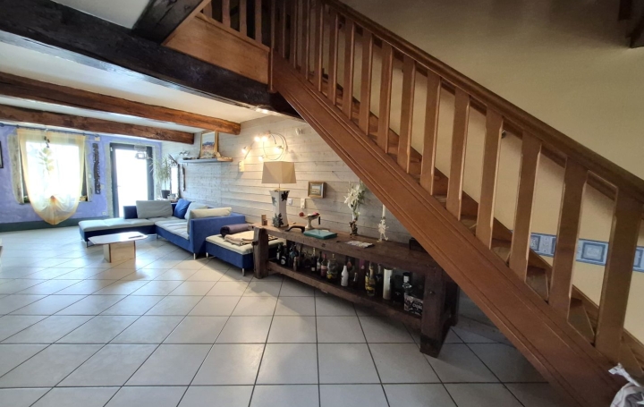 Domaine CHALAMONT (01320)  440 m2 750 000 € 