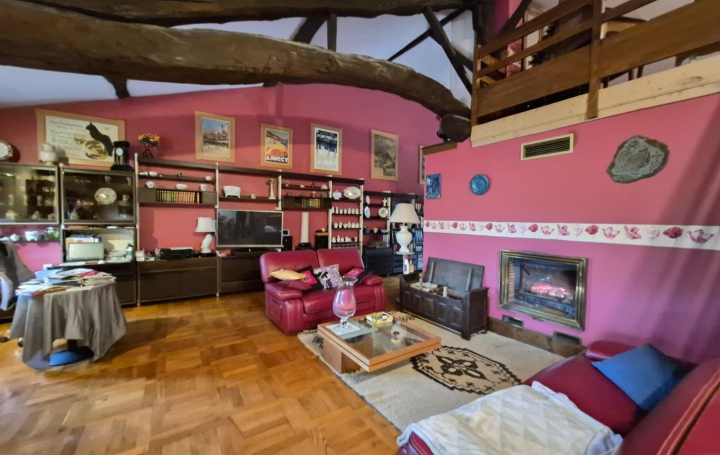 Domaine CHALAMONT (01320)  440 m2 750 000 € 