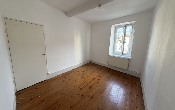 3 Pièces CHALAMONT (01320)  70 m2 158 000 € 